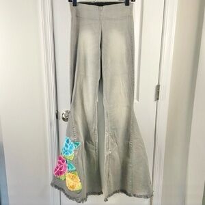 Judith March Embroidered Floral Flare Pull On Jeans Vintage Gray Women’s Small